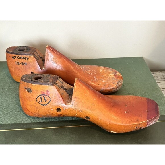 Vintage 1950’s Child Wood & Metal Shoe Forms Rustic Primitive Country Farmhouse - Picture 5 of 9